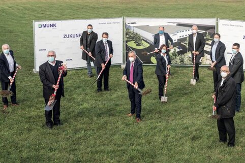 Gruppenbild: Spatenstich | © MUNK GmbH