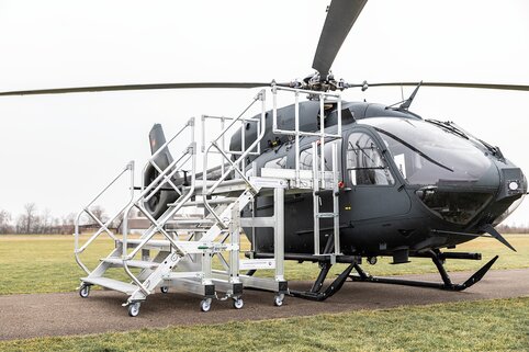 Sonderkonstruktion mobile Plattformtreppe Helikopter | © MUNK GmbH