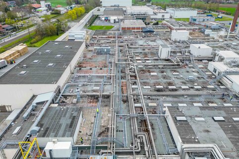 Umfangreiche Steigtechnikanlage auf den Dächern eines Lebensmittelherstellers   | © MUNK GmbH