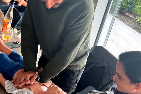 Erste-Hilfe-Kurs für Eltern und Familienangehörige bei der MUNK Group | © MUNK GmbH