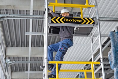 The new FlexxTower can be quickly and simply assembled and dismantled tool-free. Assembly is done using the 3-T method so that users are always in a safe place.  | © MUNK GmbH