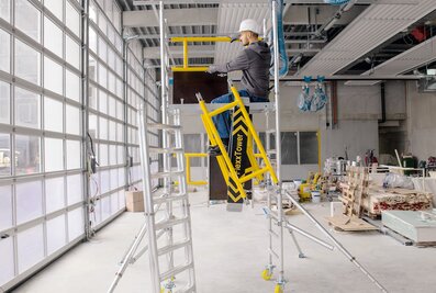 The new FlexxTower can be quickly and simply assembled and dismantled tool-free. Assembly is done using the 3-T method so that users are always in a safe place.  | © MUNK GmbH