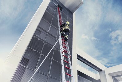Emergency service personnel can rely on the Günzburger Steigtechnik rescue equipment portfolio to provide maximum safety while working combined with optimum ease of use.  | © MUNK GmbH