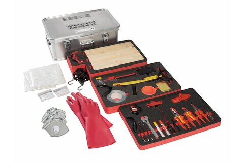 Les boîtes à outils de Günzburger Steigtechnik GmbH sont également disponibles pour la première fois en versions préremplies avec des kits d'outils premium, conformes à la norme DIN, et rangés dans des inserts en mousse de grande qualité.  | © MUNK GmbH