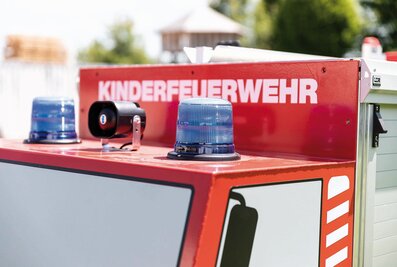 The new mobile containers from Günzburger Steigtechnik are equipped with a blue light and a siren for a real operational experience.  | © MUNK GmbH