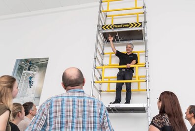 Günzburger Steigtechnik is currently presenting its new FlexxTower one-person scaffolding to specialist dealers and users throughout Germany as part of a roadshow.  | © MUNK GmbH