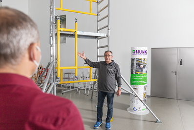 Günzburger Steigtechnik is currently presenting its new single-person FlexxTower scaffolding to specialist dealers and users throughout Germany in a roadshow.  | © MUNK GmbH