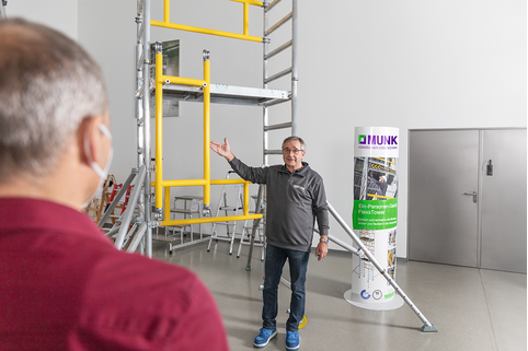 Günzburger Steigtechnik présente actuellement son nouvel échafaudage FlexxTower pour une personne aux revendeurs spécialisés et aux utilisateurs dans toute l’Allemagne, dans le cadre d’un Roadshow.  | © MUNK GmbH