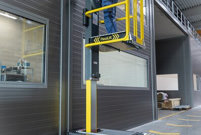 Whether installation, maintenance or repair work: users can rest assured that they are always within a safe working area when using the Günzburger Steigtechnik FlexxLift.  | © MUNK GmbH