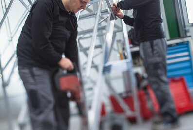 Sämtliche Dienstleistungen rund um Montage, Wartung, Reparatur und Prüfung von Steigtechniklösungen sowie Fortbildungen und Seminare bietet die MUNK Group über ihre Marke MUNK Service an. | © MUNK GmbH