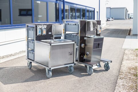 Günzburger Steigtechnik a développé des stations de lavage flexibles pour les équipes de sauvetage et pour les manifestations, telles que des salons, concerts et fêtes associatives. Elles permettent de garantir l’hygiène des mains en déplacement.  | © MUNK GmbH