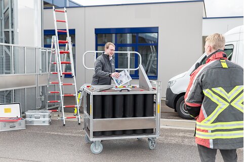 Dans le cadre du Roadshow « Techniques de sauvetage », Günzburger Steigtechnik présente sa vaste gamme de produits pour les équipes de lutte contre les incendies, de sauvetage et d’intervention en cas de catastrophe.  | © MUNK GmbH