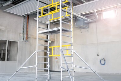 Das Ein-Personen-Gerüst FlexxTower der Günzburger Steigtechnik wurde bei einem User-Voting der Initiative Mittelstand zum beliebtesten Industrie-Produkt 2020 gewählt. | © MUNK GmbH