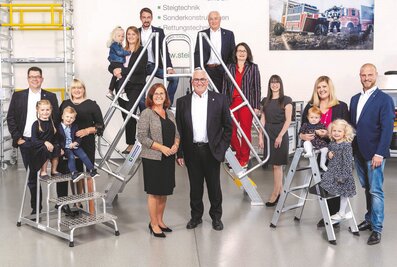 Die Günzburger Steigtechnik wird bereits in vierter und fünfter Generation von der Familie Munk geführt, die unter dem Motto „Zukunft gestalten, Zukunft erhalten“ großen Wert auf einen nachhaltigen Führungsstil legt. | © MUNK GmbH
