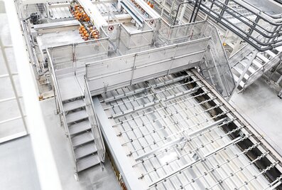 The Günzburger Steigtechnik access steps can be individually adapted to the requirements. It's worth it: they ensure top work safety and increase efficiency in production and transport facilities. | © MUNK GmbH