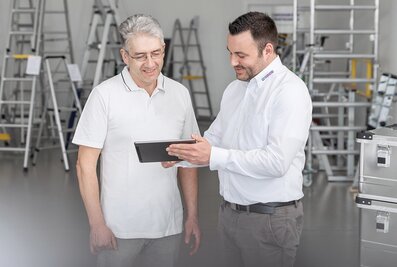 Günzburger Steigtechnik is characterised by its top service from person to person. Thanks to planning and project planning directly on site, the perfect solution for the best possible occupational safety and optimised processes can be found for every requirement. | © MUNK GmbH