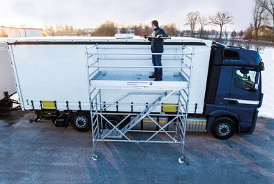 Safety on the road: Truck drivers can free their vehicles from snow and ice with the help of de-icing equipment from Günzburg. | © MUNK GmbH