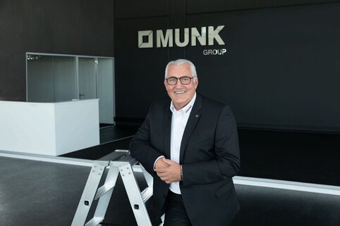 Le propriétaire et directeur général Ferdinand Munk jette un regard rétrospectif sur un nouvel exercice solide du Groupe Munk. L'entreprise a bien maîtrisé 2021 malgré tous les défis posés par la pandémie de coronavirus. | © MUNK GmbH