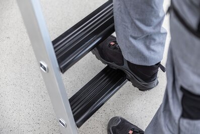 For extra comfort when working for longer periods of time, the clip-step relax padding cushions the front of the step so that you can rest comfortably. | © MUNK GmbH
