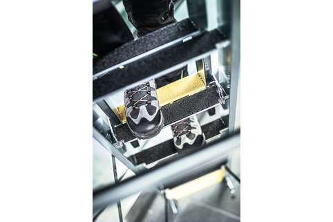 Pour un plus de signalisation et de sécurité, les marchepieds clip-step R13 sont également disponibles en jaune. | © MUNK GmbH