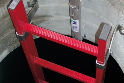 Depending on the intended use, shaft ladder systems from Munk Günzburger Steigtechnik are available in glass-fibre reinforced plastic (GRP), steel and stainless steel. | © MUNK GmbH