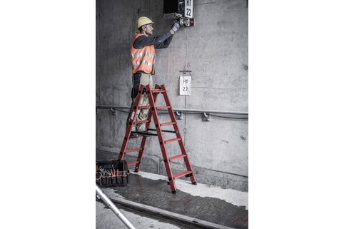 Munk Günzburger Steigtechnik est le tout premier fournisseur à proposer une échelle à marches en PRV fabriquée en Allemagne. | © MUNK GmbH