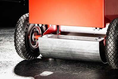 All SafeCaddies can be optionally upgraded with the off-road plate for additional protection on adverse terrain. | © MUNK GmbH