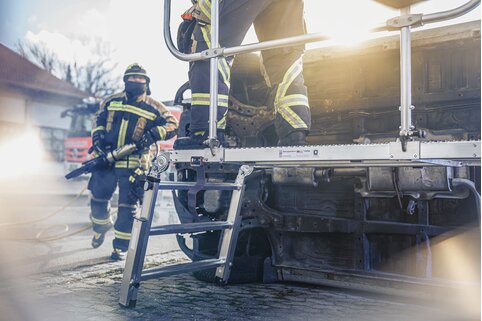 Les plates-formes de sauvetage de Munk Rettungstechnik sont des outils importants, par exemple lorsque des blessés doivent être libérés de véhicules. | © MUNK GmbH