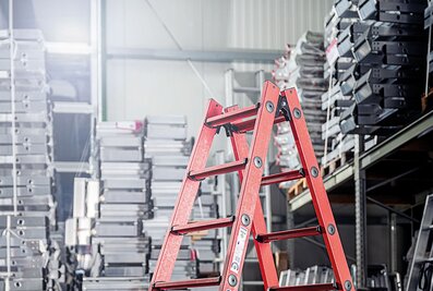 Munk Günzburger Steigtechnik est le tout premier fournisseur à proposer une échelle avec marches en PRV fabriquée en Allemagne. | © MUNK GmbH