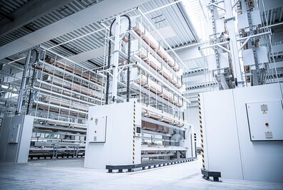 In summer, the Munk Group opened a new 5000 m2 production hall in Günzburg. It is equipped with state-of-the-art technology, such as a laser cutting machine and a partially automated conveyor system for material logistics. | © MUNK GmbH