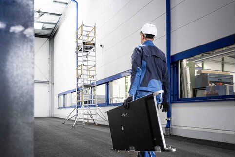 La nouvelle plate-forme ergo de Munk Günzburger Steigtechnik offre une excellente maniabilité et un grand confort. Elle est jusqu'à 40% plus légère que les plateformes d'échafaudage traditionnelles. | © MUNK GmbH