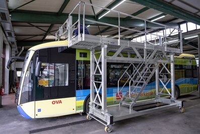 The mobile roof working platforms from Munk Günzburger Steigtechnik allow you to work flexibly and safely. | © MUNK GmbH