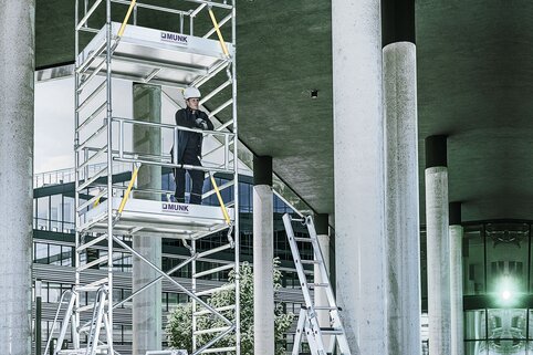 Au salon international de la quincaillerie de Cologne, Munk Günzburger Steigtechnik présente ses solutions pour la sécurité au travail. | © MUNK GmbH