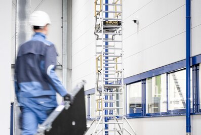 La nouvelle plate-forme Ergo de Munk Günzburger Steigtechnik offre une maniabilité optimale et un grand confort de transport. Elle est jusqu'à 40% plus légère que les plateformes d'échafaudage traditionnelles. | © MUNK GmbH