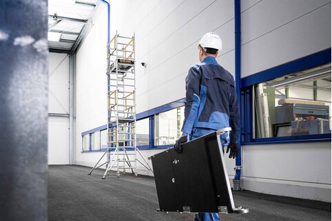 La nouvelle plate-forme Ergo de Munk Günzburger Steigtechnik offre une maniabilité optimale et un grand confort de transport. Elle est jusqu'à 40% plus légère que les plateformes d'échafaudage traditionnelles. | © MUNK GmbH