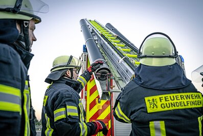 Erstmals dabei auf der RETTmobil: Die Seilzugleitern mit nachleuchtendem Glow-Sprossenbelag. | © MUNK GmbH