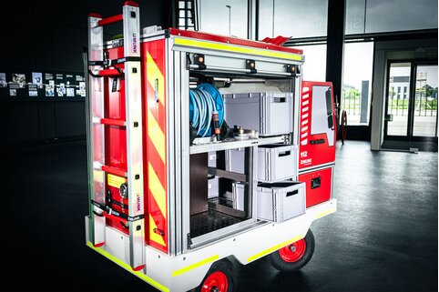 Les conteneurs roulants pour sapeurs-pompiers sont des auxiliaires polyvalents pour l'éducation à la sécurité incendie dans les corps de jeunes sapeurs-pompiers. | © MUNK GmbH