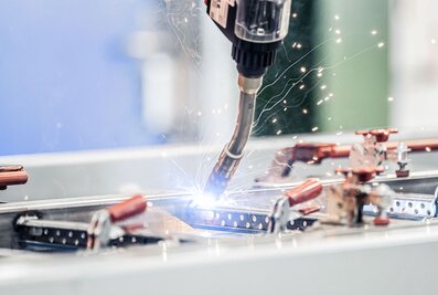 The new combination welding robot is the highlight of the new welding shop. It can weld aluminium and steel. | © MUNK GmbH