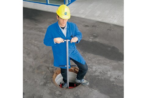 Access aids minimise the risk of accidents and ensure maximum work safety at a hazardous point: the transition from the shaft to the ground surface. | © MUNK GmbH