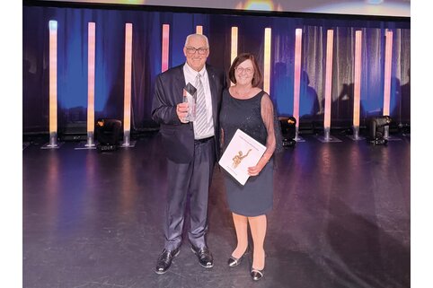 Ferdinand Munk wurde beim Großen Preis des Mittelstandes 2024 gemeinsam mit Ehefrau Ruth Munk mit dem Sonderpreis für das Lebenswerk ausgezeichnet. | © MUNK GmbH