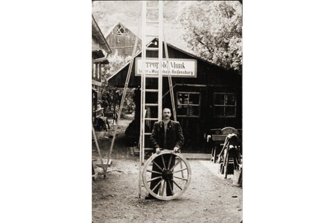 1899 gründete Ferdinand Munks Urgroßvater Leopold die heutige Munk Group, damals noch als Wagnerei. | © MUNK GmbH