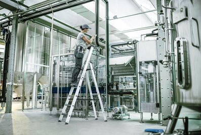 Platform ladders offer space and safety. | © MUNK GmbH