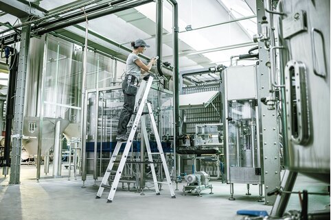 Platform ladders offer space and safety. | © MUNK GmbH
