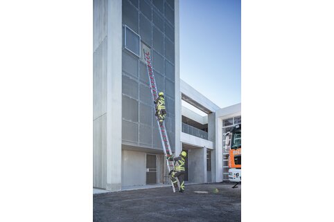 The plug-in rescue ladder from Munk Rettungstechnik is quickly assembled on site thanks to plug-in connections with spring locking pins. | © MUNK GmbH