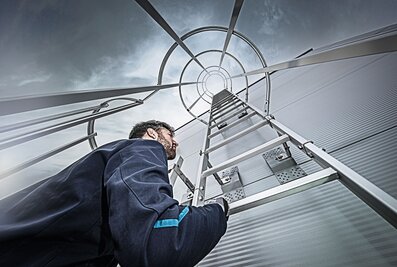 Munk Günzburger Steigtechnik fixed ladders can be customised to suit the intended use and location - even as an emergency ladder system in accordance with DIN 14094-1. | © MUNK GmbH