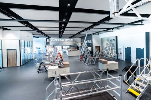 Auf einer Ausstellungsfläche von 540 m2 präsentiert die Munk Group im neuen Kundenzentrum Produkte aus allen Sortimentsbereichen. Foto: Tobias Atzkern/Munk Group | © Munk Group