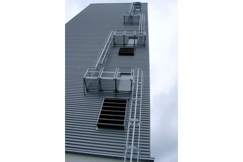 With the fixed ladder configurator with realistic wall simulation, planners and users can easily design their perfect fixed ladder. | © MUNK GmbH