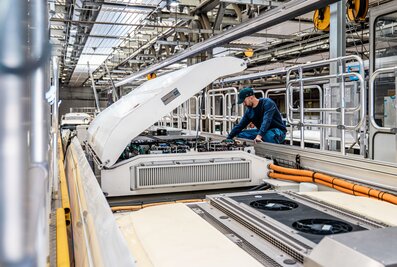 Die steckbaren Geländer der Aufdacharbeitsanlagen ermöglichen immer dort einen freien Zugang, wo es gerade nötig ist.  | © Munk GmbH