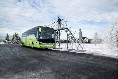 Auch Busse müssen regelmäßig enteist werden.  | © MUNK GmbH