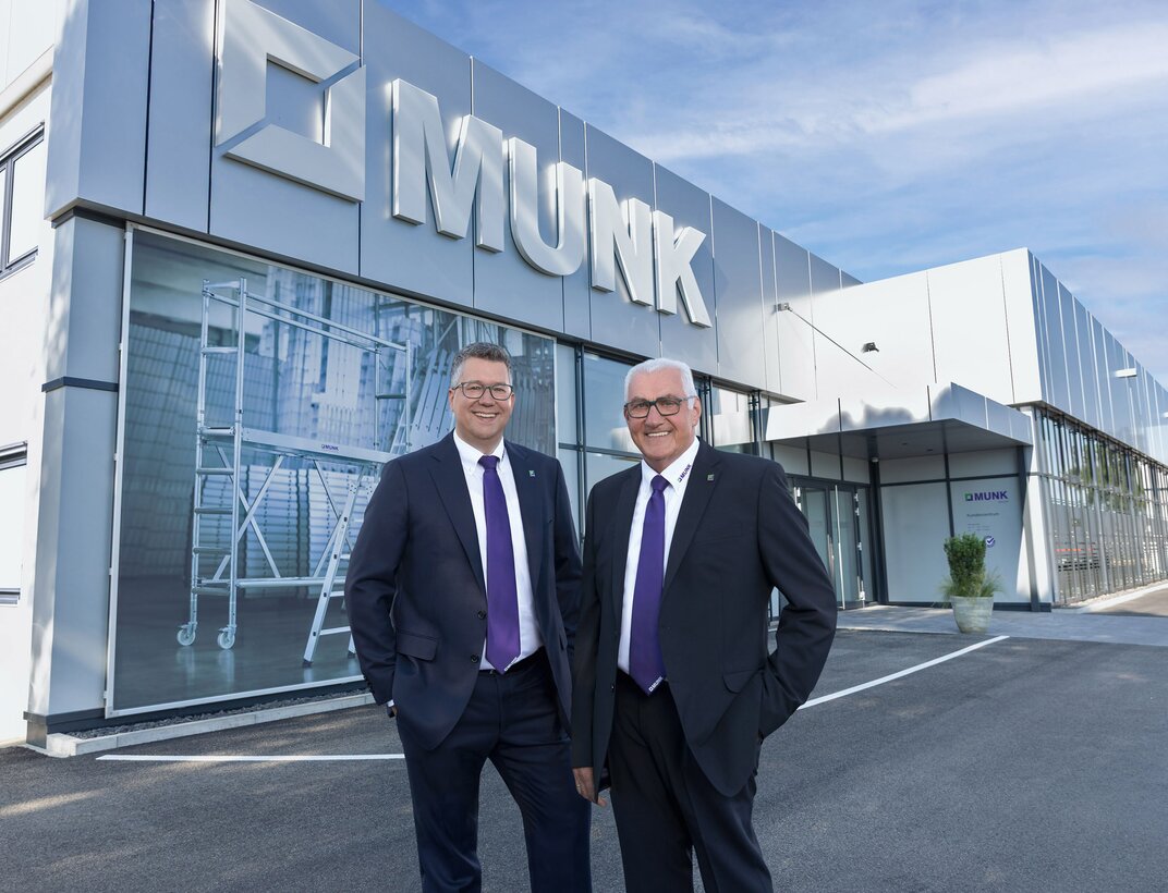 Ferdinand Munk (rechts) und Alexander Werdich, die Inhaber und Geschäftsführer der Munk Group, freuen sich über ein erfolgreiches Geschäftsjahr 2025. | © MUNK GmbH